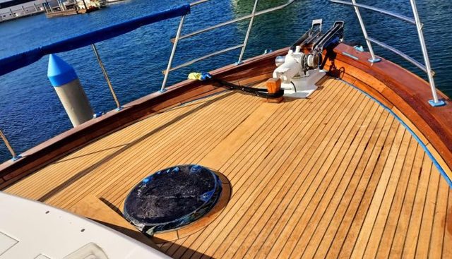 New School yacht for sale 24