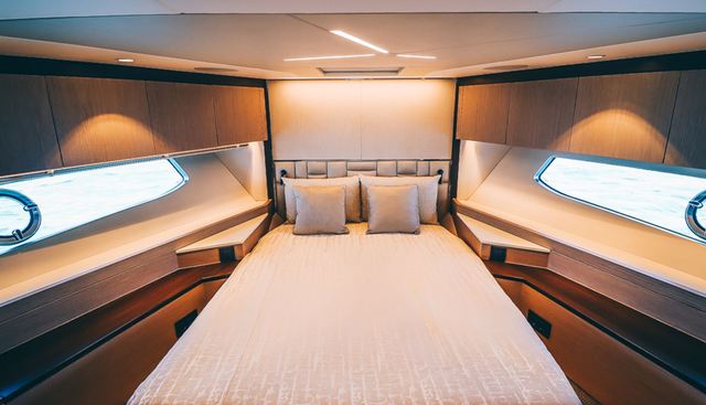 TRAMONTO yacht for sale 30