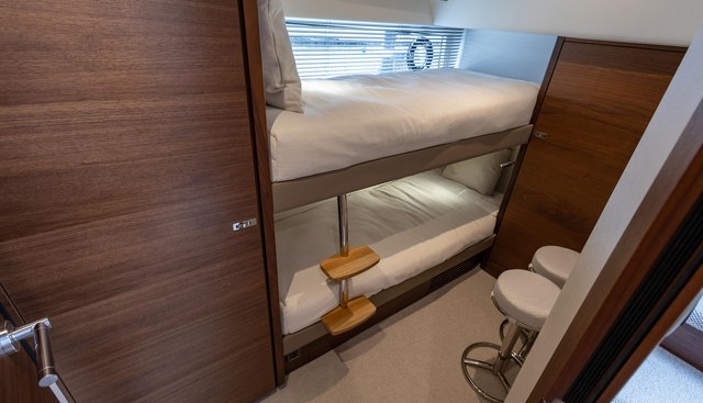 V55102 yacht for sale 20