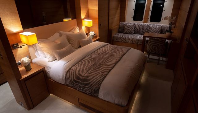 Hummingbird yacht for sale 17