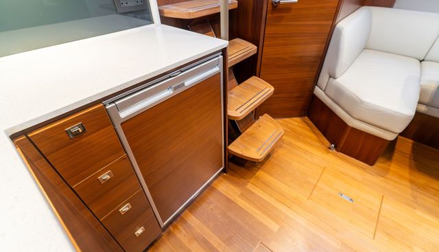 NO WORRIES OF HAMBLE yacht for sale 22