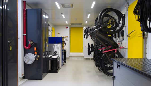 Akula yacht for sale 22