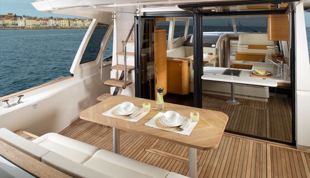 Greenline 48 Fly yacht for sale 13