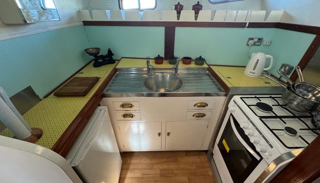 Adrienne yacht for sale 24