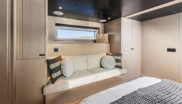 VANGUARD yacht for sale 23