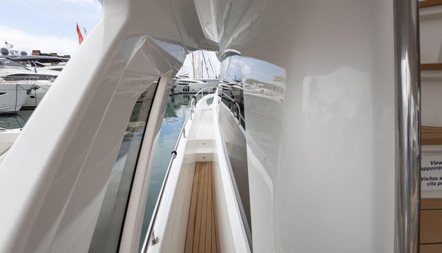 GL45FLY-76 yacht for sale 65