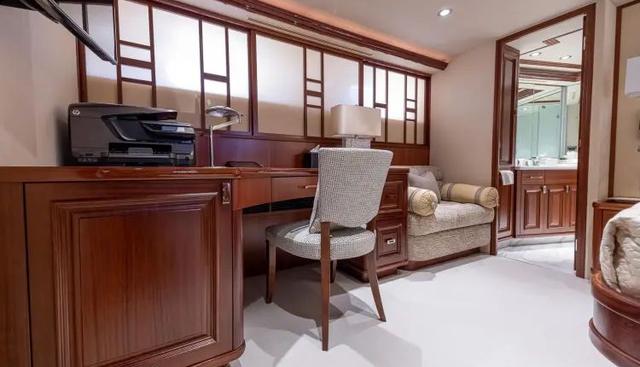 Seahawk yacht for sale 212