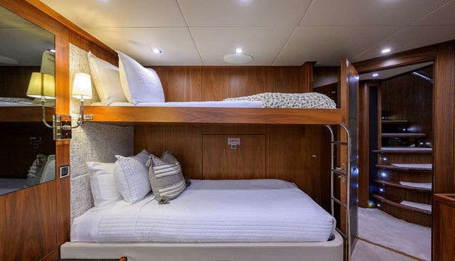 NATURAL 9 yacht for sale 30