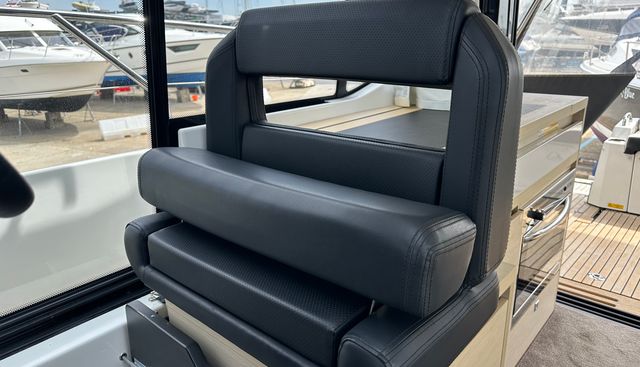 Happy Hour yacht for sale 30