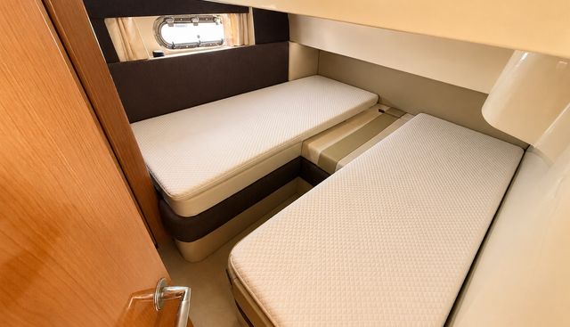 Ghost of London yacht for sale 9