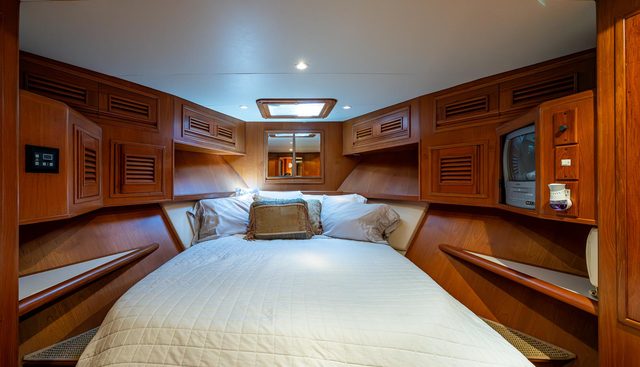 noname yacht for sale 37