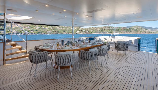 Emerald yacht for sale 34