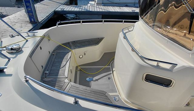 Razor crest yacht for sale 22
