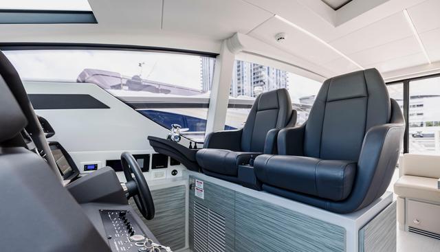 SEA SUITE I yacht for sale 37