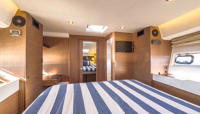 Bee's Knees yacht for sale 32