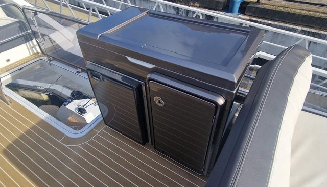 ALOUISE yacht for sale 49