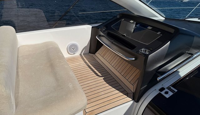 FAMIGLIA yacht for sale 14