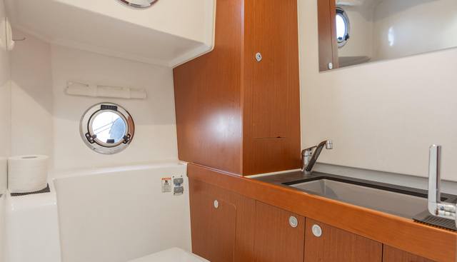 Smooth yacht for sale 38