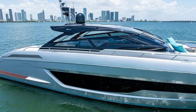 CLUB T yacht for sale 17