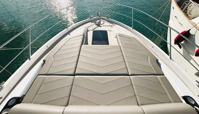 P55 yacht for sale 7