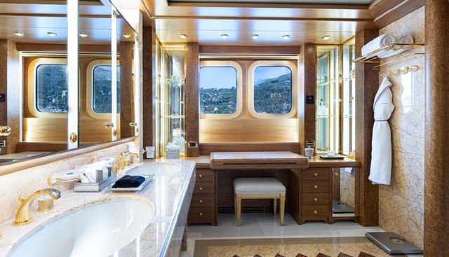 VIBRANCE yacht for sale 17