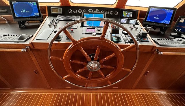 AVANTE V yacht for sale 8