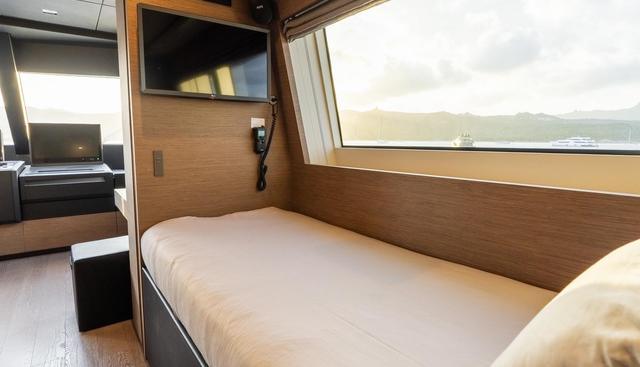 QUEEN J III yacht for sale 37