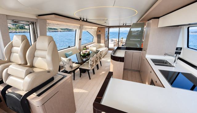 BELLA KATRIN - AZIMUT 72 yacht for sale 9