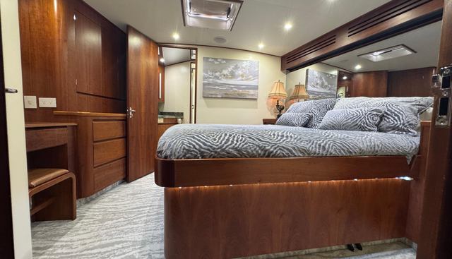 PIER PRESSURE yacht for sale 32