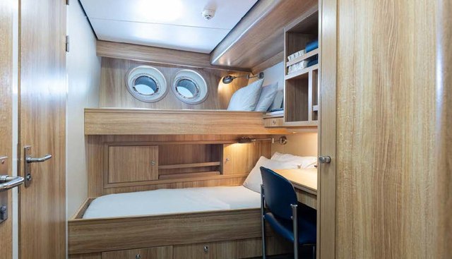 VIBRANCE yacht for sale 48