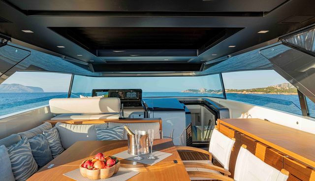 FIREFLY yacht for sale 25