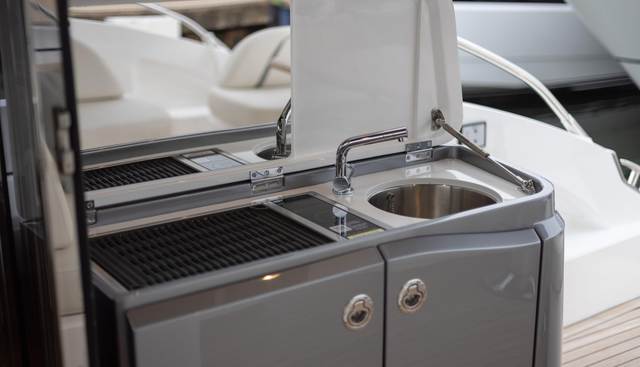 V50943 yacht for sale 34