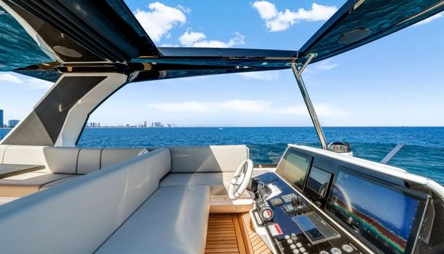 MANHATTAN 68 yacht for sale 42