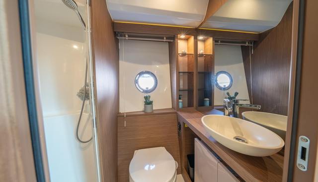 Done Tauk'n yacht for sale 37