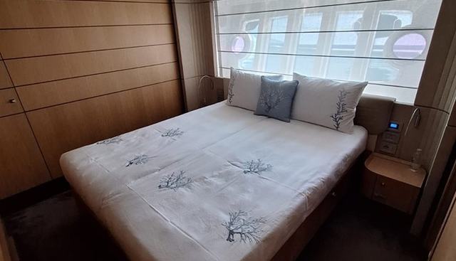 White Swan yacht for sale 18