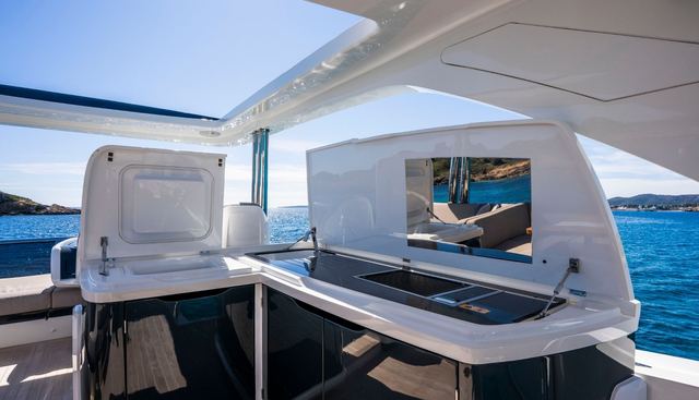 BQ2 yacht for sale 19