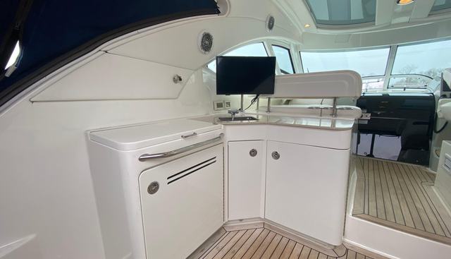 Equinox yacht for sale 14