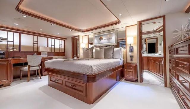 Seahawk yacht for sale 215