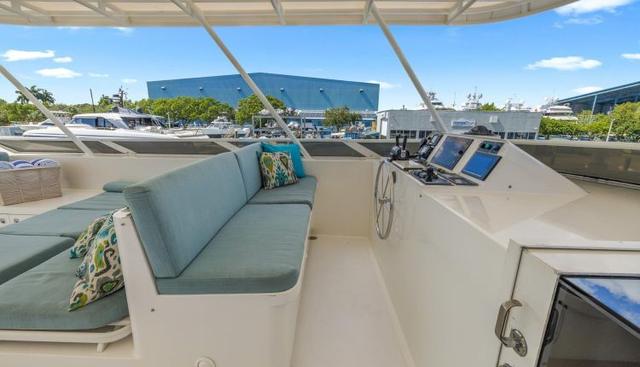 DIRT POOR yacht for sale 17