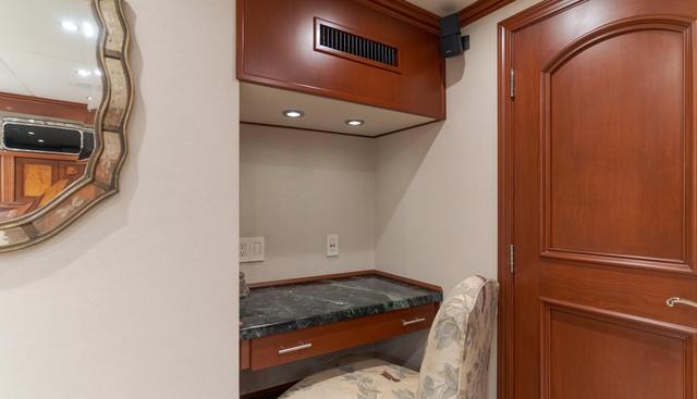 Huracan yacht for sale 43