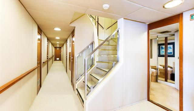 Esmeralda yacht for sale 28