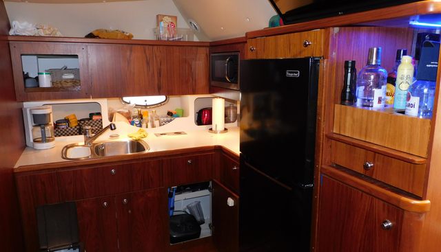 Mad Hatter yacht for sale 35