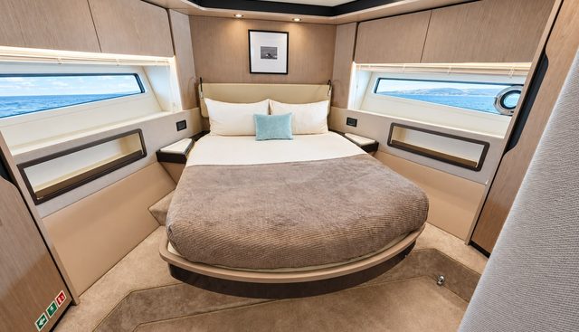 BELLA KATRIN - AZIMUT 72 yacht for sale 15