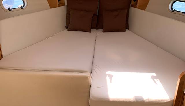 Sunrise I yacht for sale 10