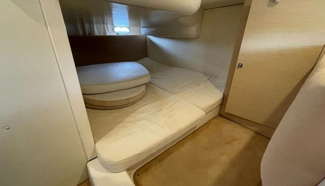 Gin Trap yacht for sale 37