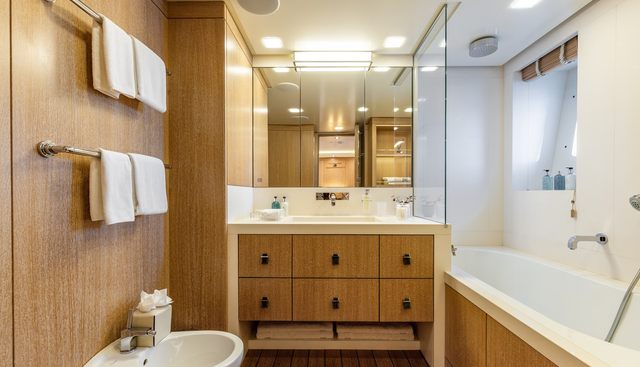 BELONGERS yacht for sale 39