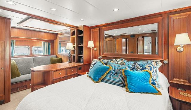 SEAS TO SEE yacht for sale 19