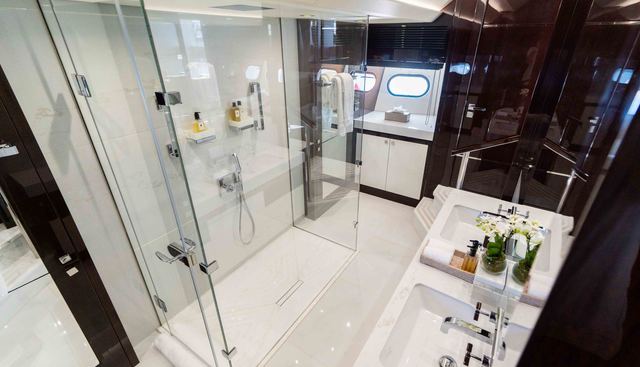 KING POWER yacht for sale 38