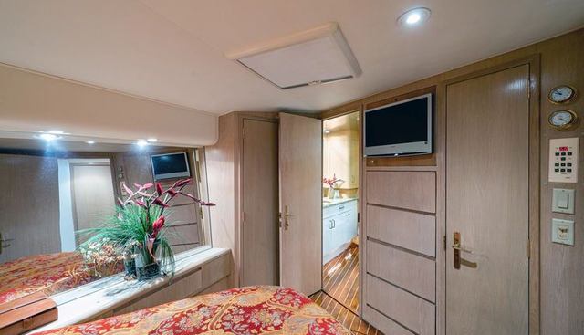 ENCHANTRESS yacht for sale 33