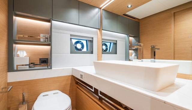 SIMON yacht for sale 38